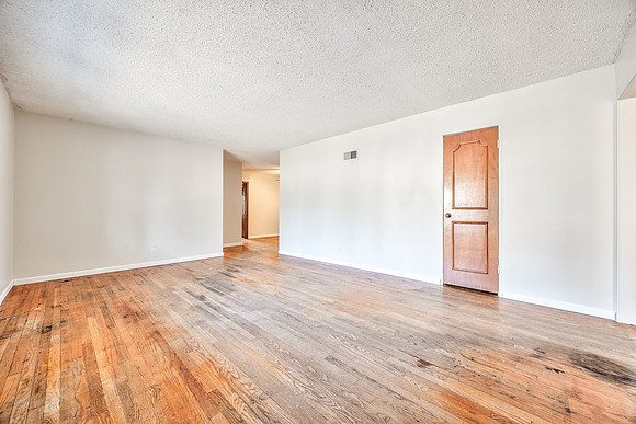 7625BaltimoreAve-4