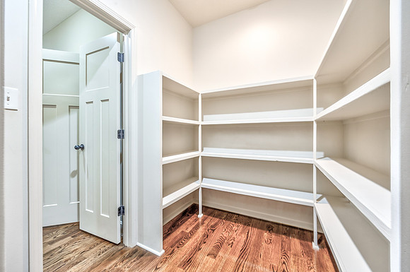 898ClearviewDr-13