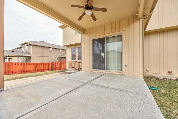 898ClearviewDr-35