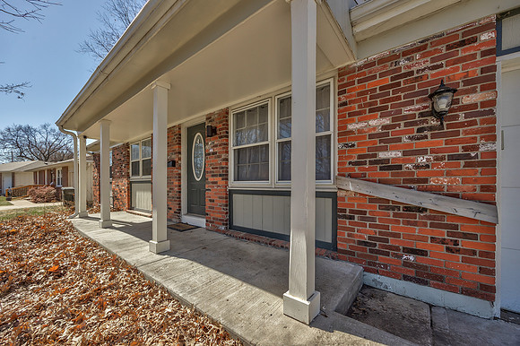 16403EEllisonWay-5