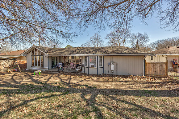 16403EEllisonWay-7