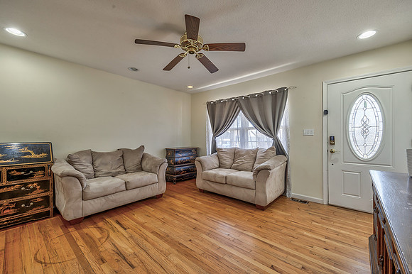 16403EEllisonWay-9