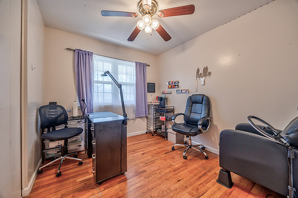 16403EEllisonWay-13