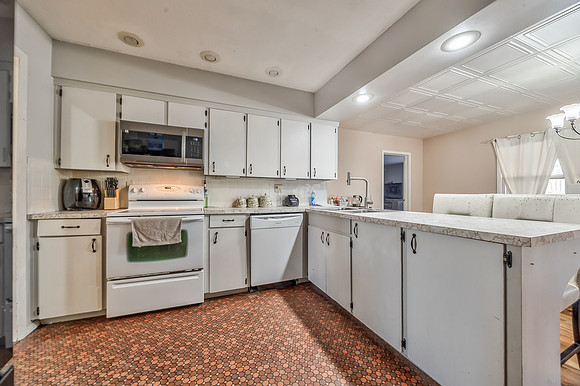 16403EEllisonWay-21
