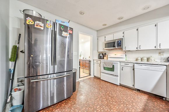 16403EEllisonWay-22