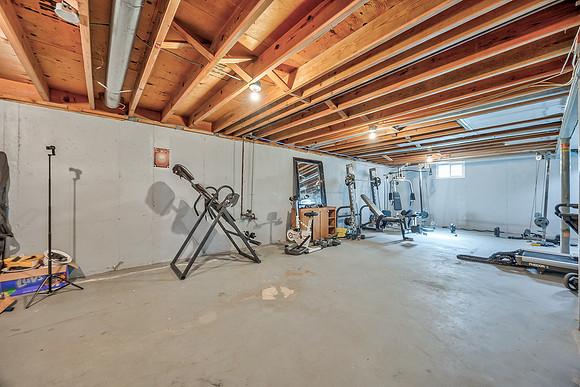 16403EEllisonWay-31