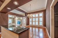12452LindenST-4
