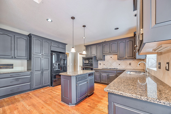 12452LindenST-12