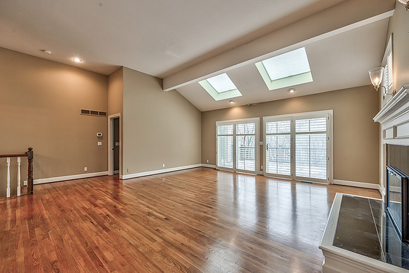 12452LindenST-10
