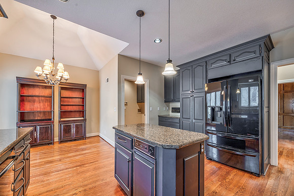 12452LindenST-14
