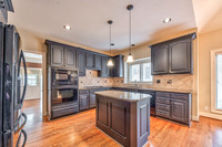 12452LindenST-13