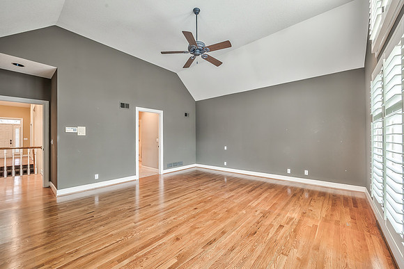 12452LindenST-18