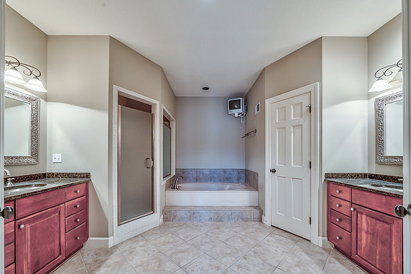 12452LindenST-20