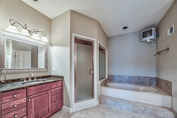 12452LindenST-22