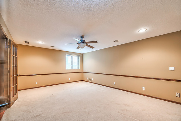 12452LindenST-26
