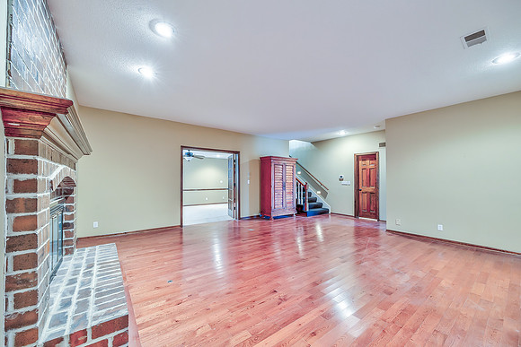 12452LindenST-31