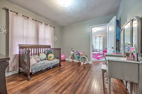 6810HawthorneAve-10