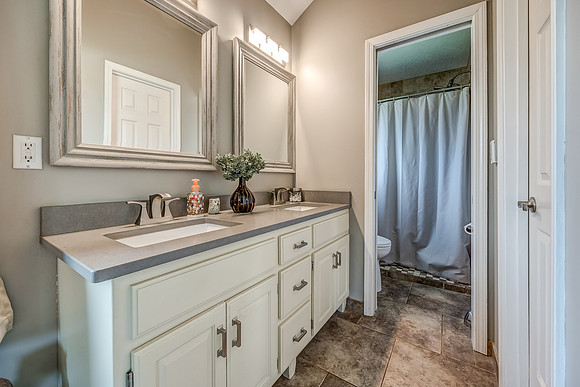 803SWRockhillDr-29