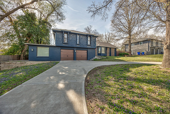 8940NallAve-1