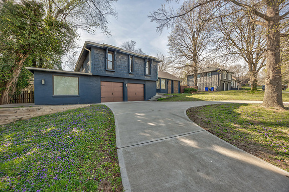 8940NallAve-3