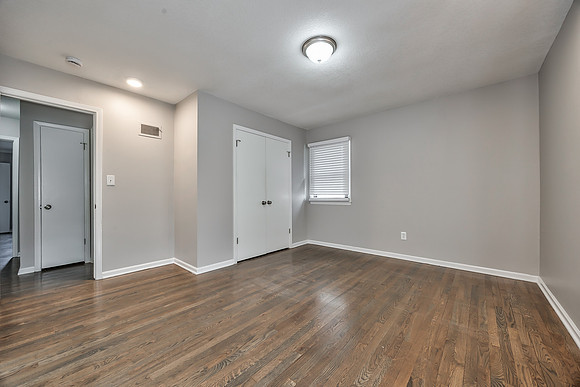 8940NallAve-21