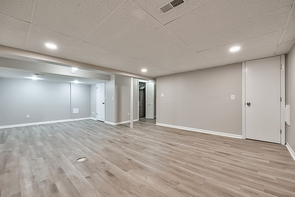 8940NallAve-38