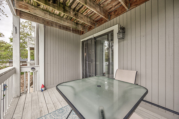 5860ParkST-18