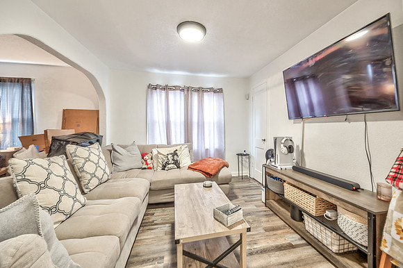 2532WPaseoBlvd-11