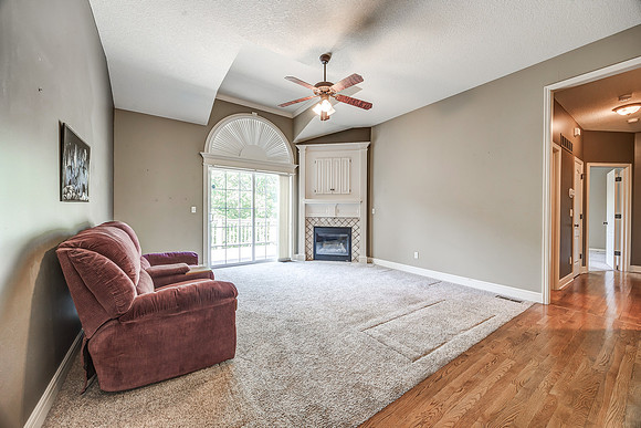 15821W62ST-12