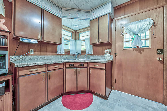 1020SDelawareST-10