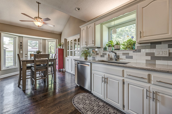 803SWRockhillDr-23