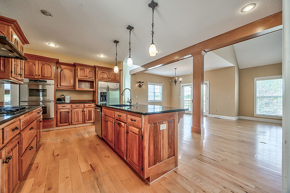 17620MillwoodRD-27
