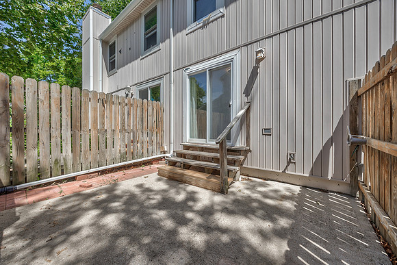 1421MartwayCir-23