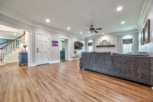 700WhiteOakLn-14