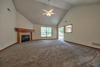 702SWHillsideCT-4