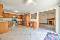 702SWHillsideCT-8