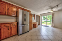 702SWHillsideCT-12