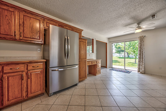 702SWHillsideCT-12