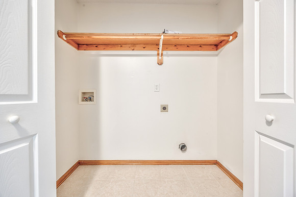 702SWHillsideCT-14