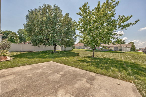702SWHillsideCT-22