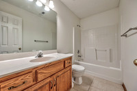 702SWHillsideCT-19
