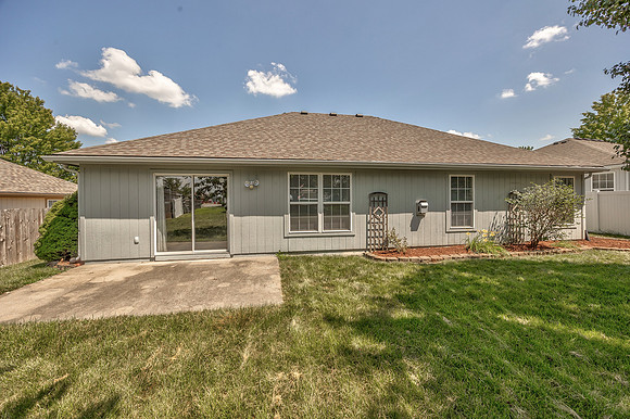 702SWHillsideCT-23