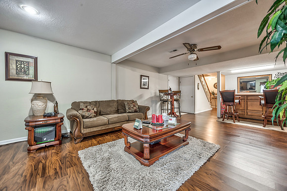 1106SycamoreRidgeDr-25