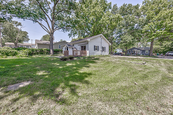 421WInsleyAve-22