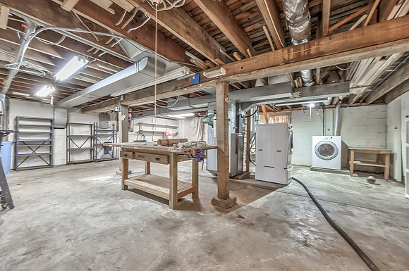 421WInsleyAve-23