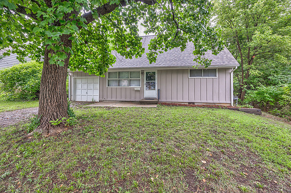 8306CorringtonAve-2