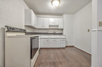 8306CorringtonAve-11