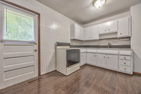 8306CorringtonAve-10