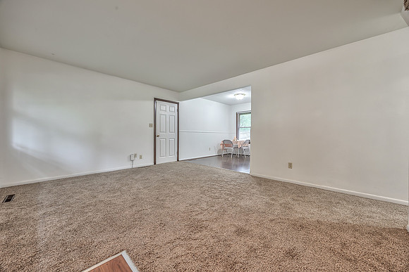 8306CorringtonAve-5