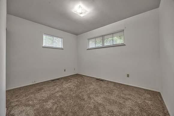 8306CorringtonAve-16